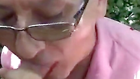 Sexy slut loves to fuck fest